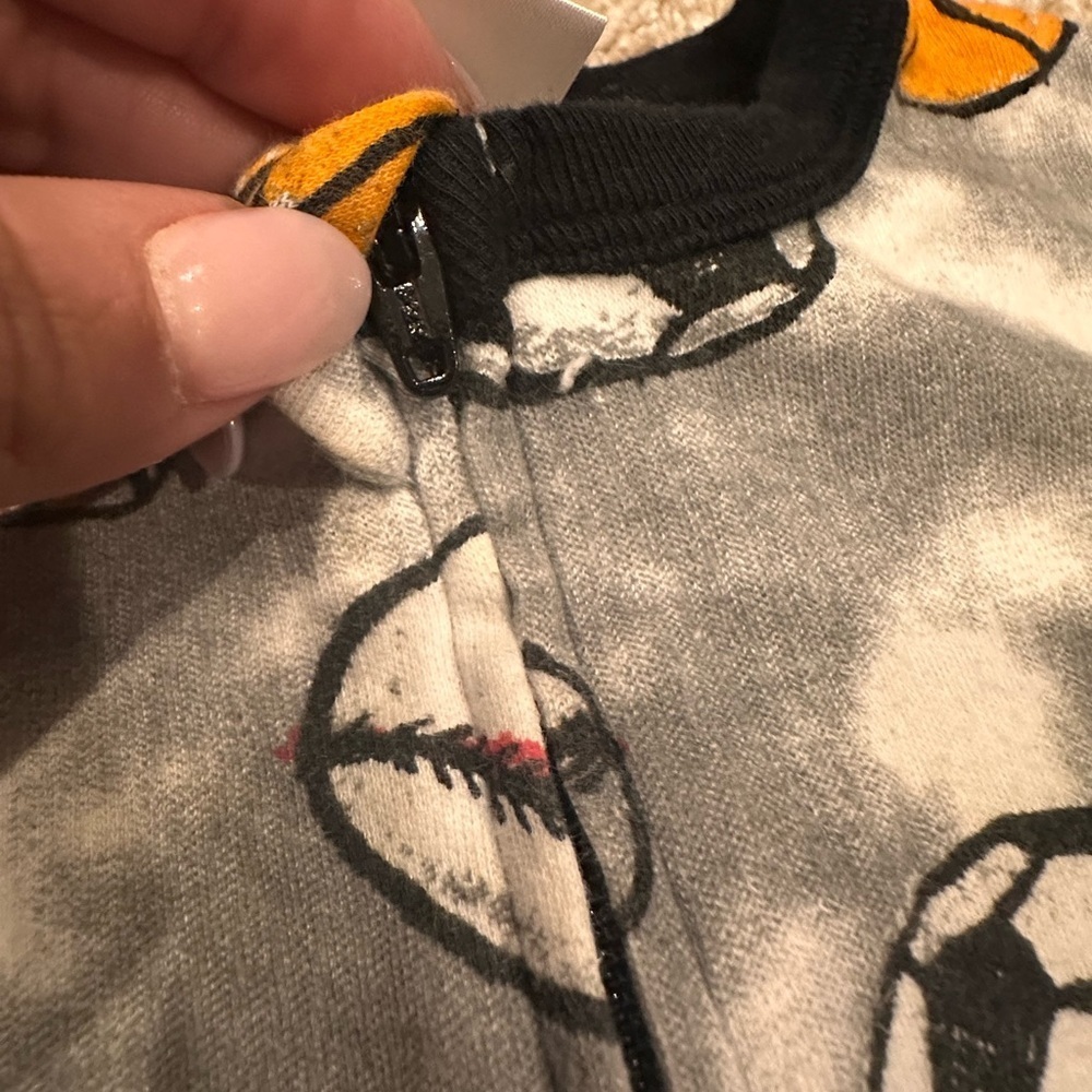 Designer Baby Steps Gray and Orange Sports Footie - Picture 5 of 9